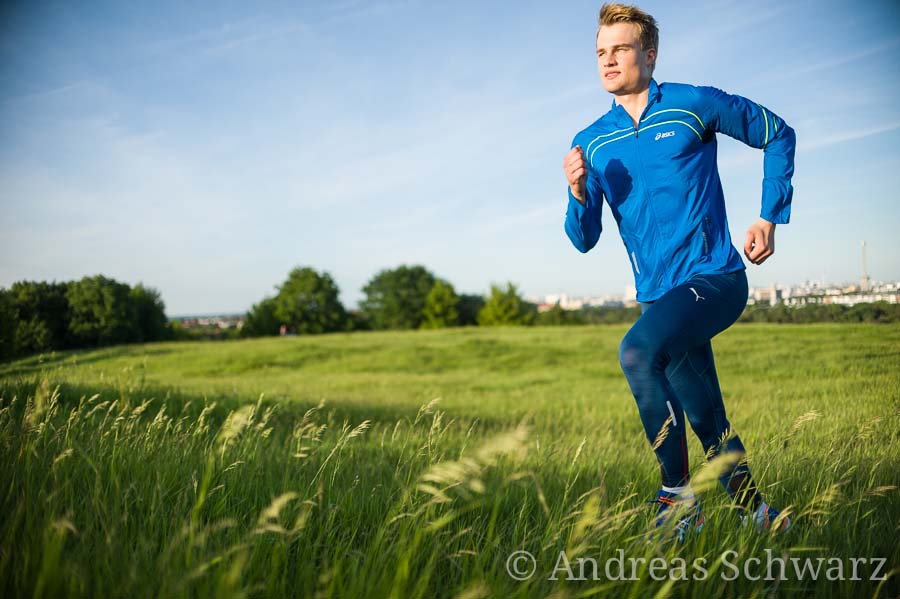 asics-puma-herren-laufkleidung-running-top-laufschuh-laufen-fotoshooting-teufelsberg-berlin-sommer-5978