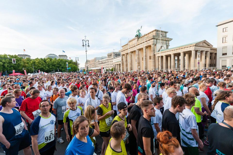 Warten auf den Start beim Berliner Firmenlauf