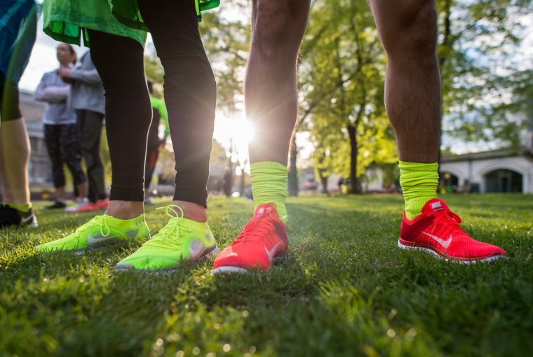 Eventfotograf von Nike im Gegenlicht bei Running Event